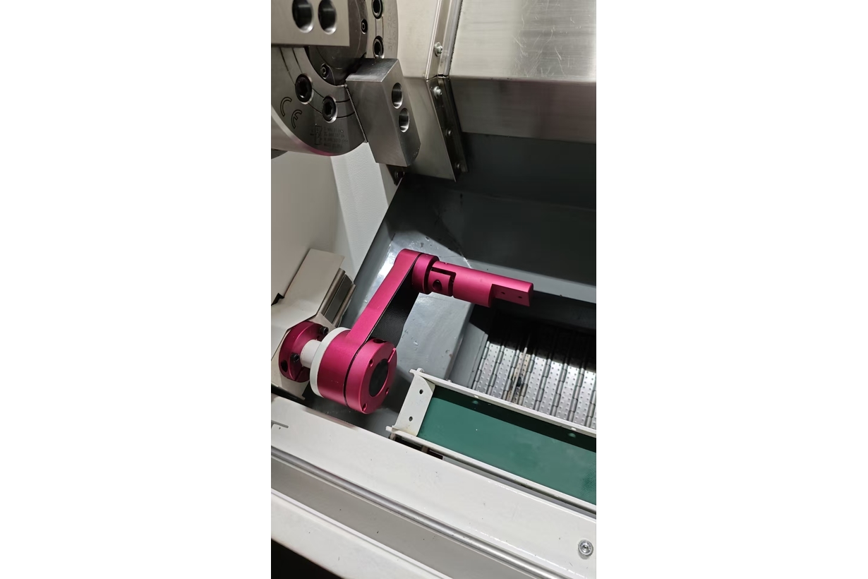 Токарный станок с ЧПУ JET KDCK-25F CNC (Fanuc 0i, гидрав. патрон, 3000 об/мин, деталеуловитель)